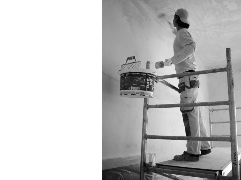 Painter-On-Scaffolding-800x600