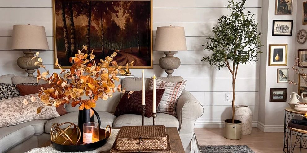 Beautiful modern home decorated for autumn | 900 E. Central Ave. Belton, TX 76513 |