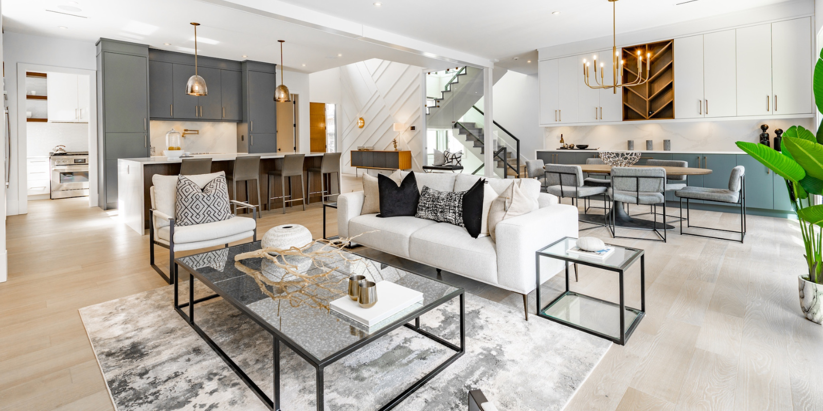 Modern living room with hardwood and neutral tones | 900 E. Central Ave. Belton, TX 76513 |